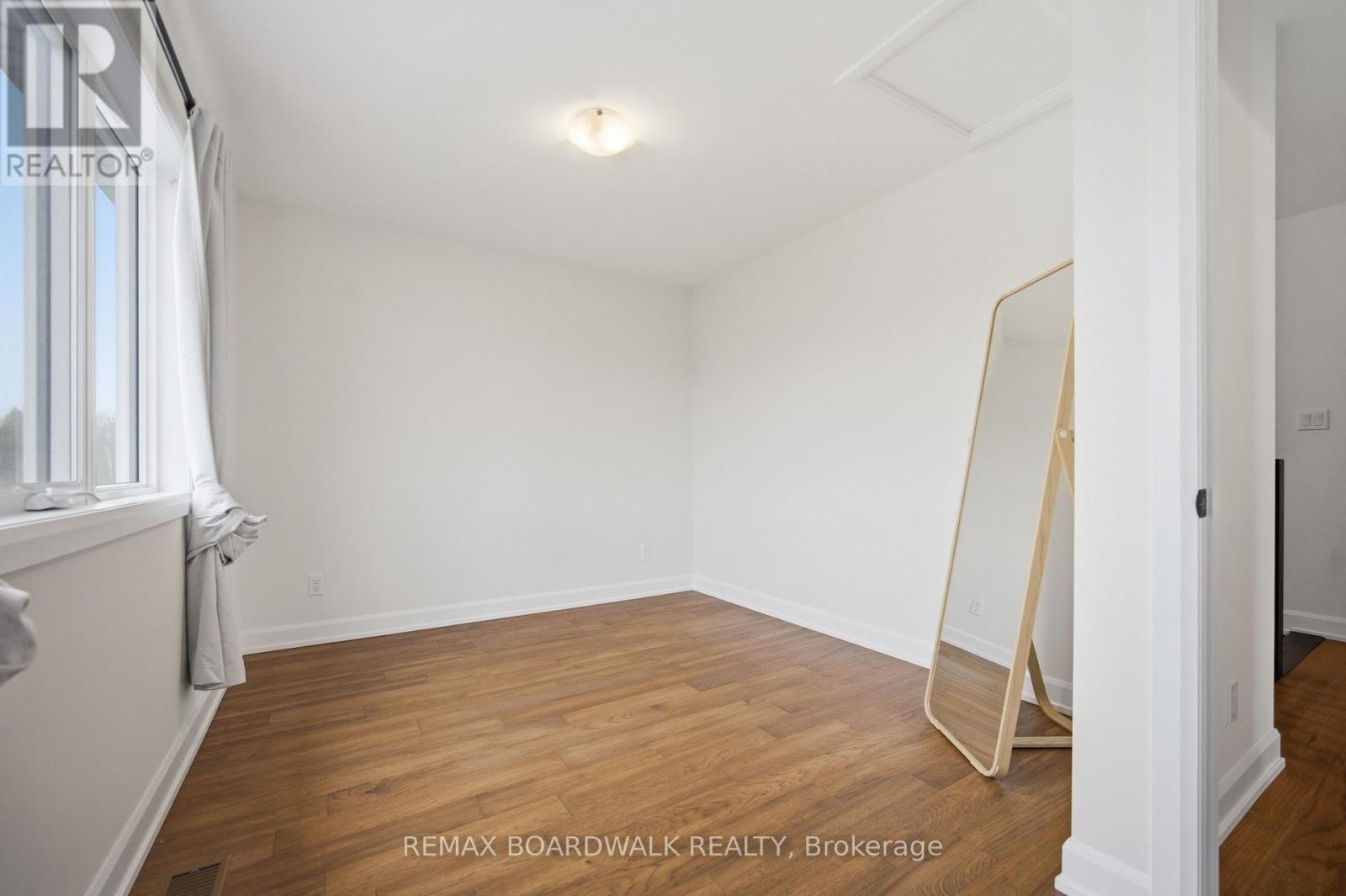 447 CHURCHILL ROAD - 24