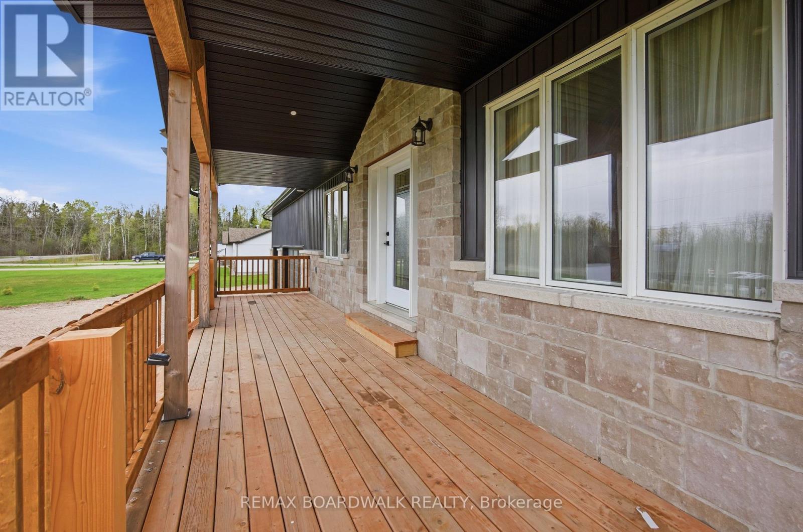 447 CHURCHILL ROAD - 3