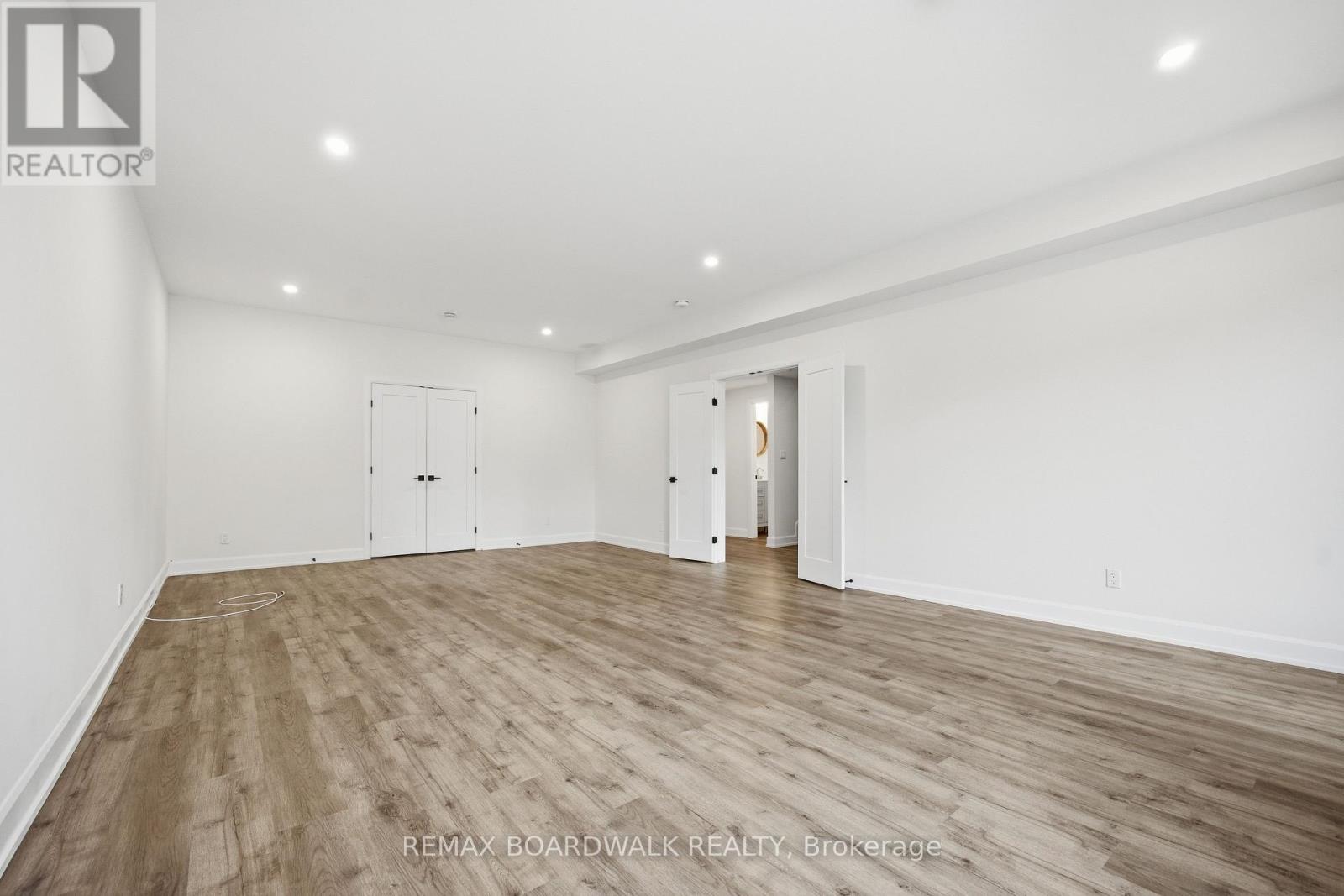 447 CHURCHILL ROAD - 31