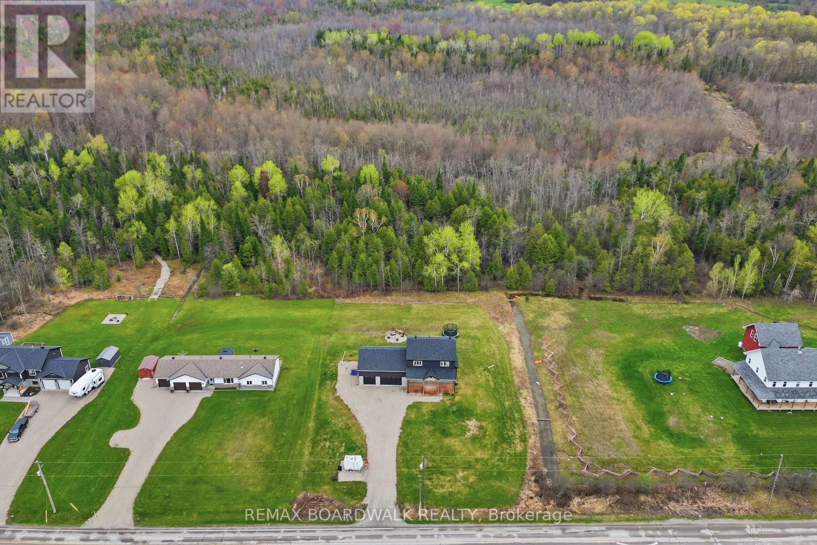 447 CHURCHILL ROAD - 34