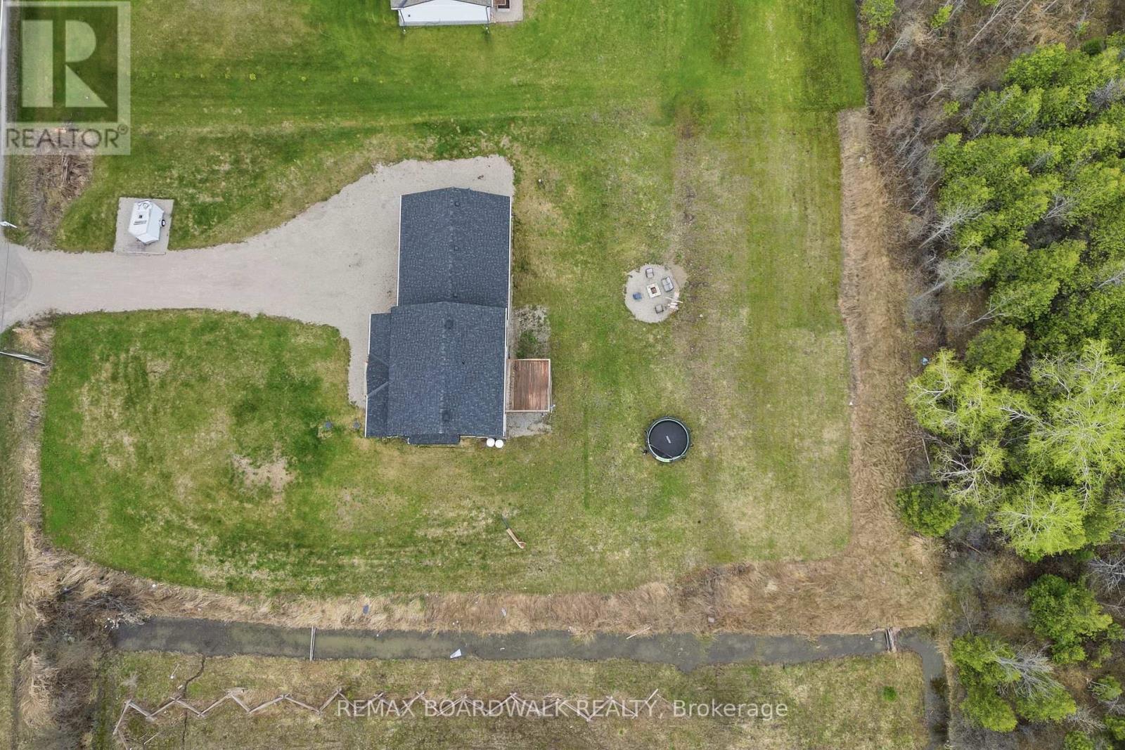 447 CHURCHILL ROAD - 35