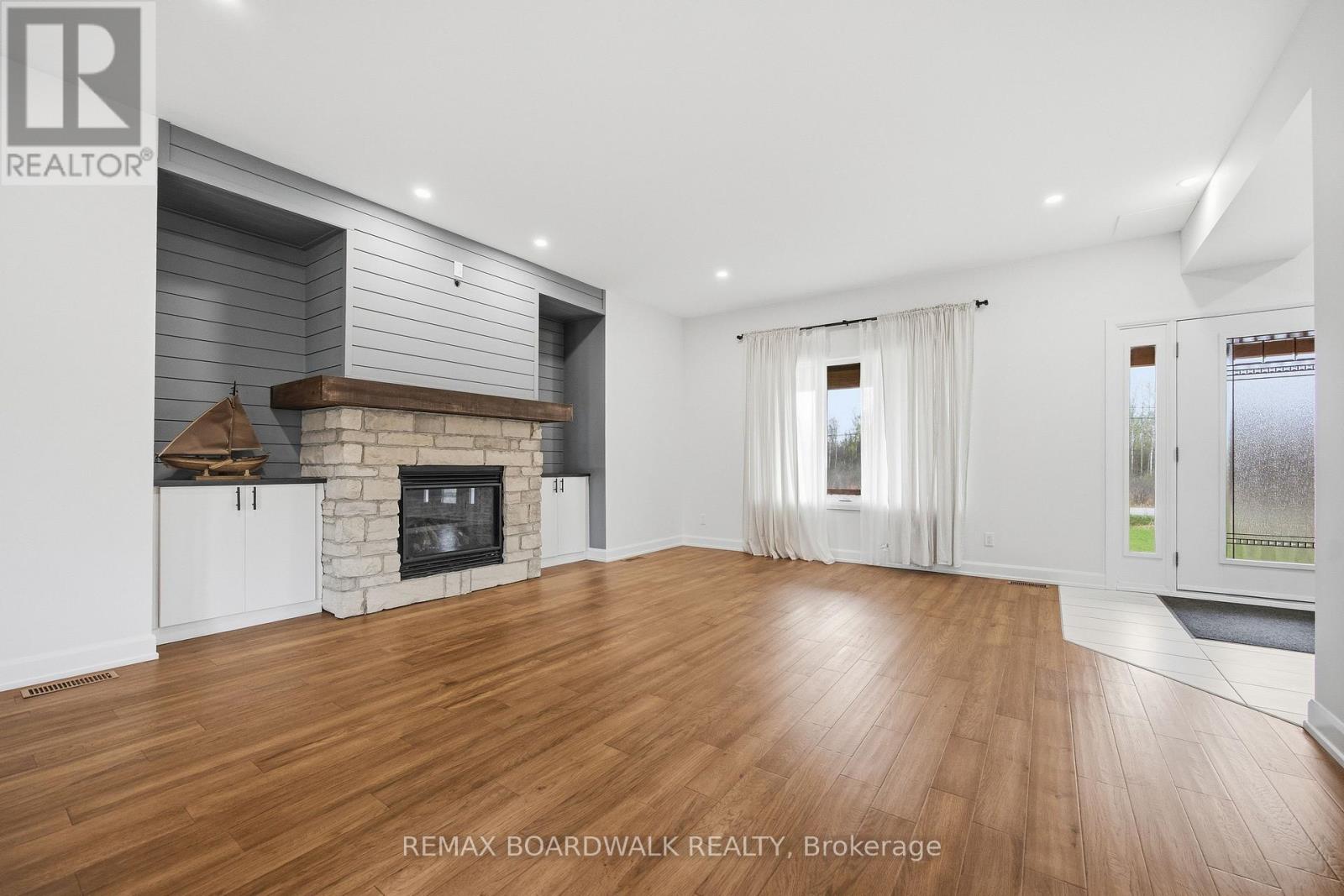 447 CHURCHILL ROAD - 5