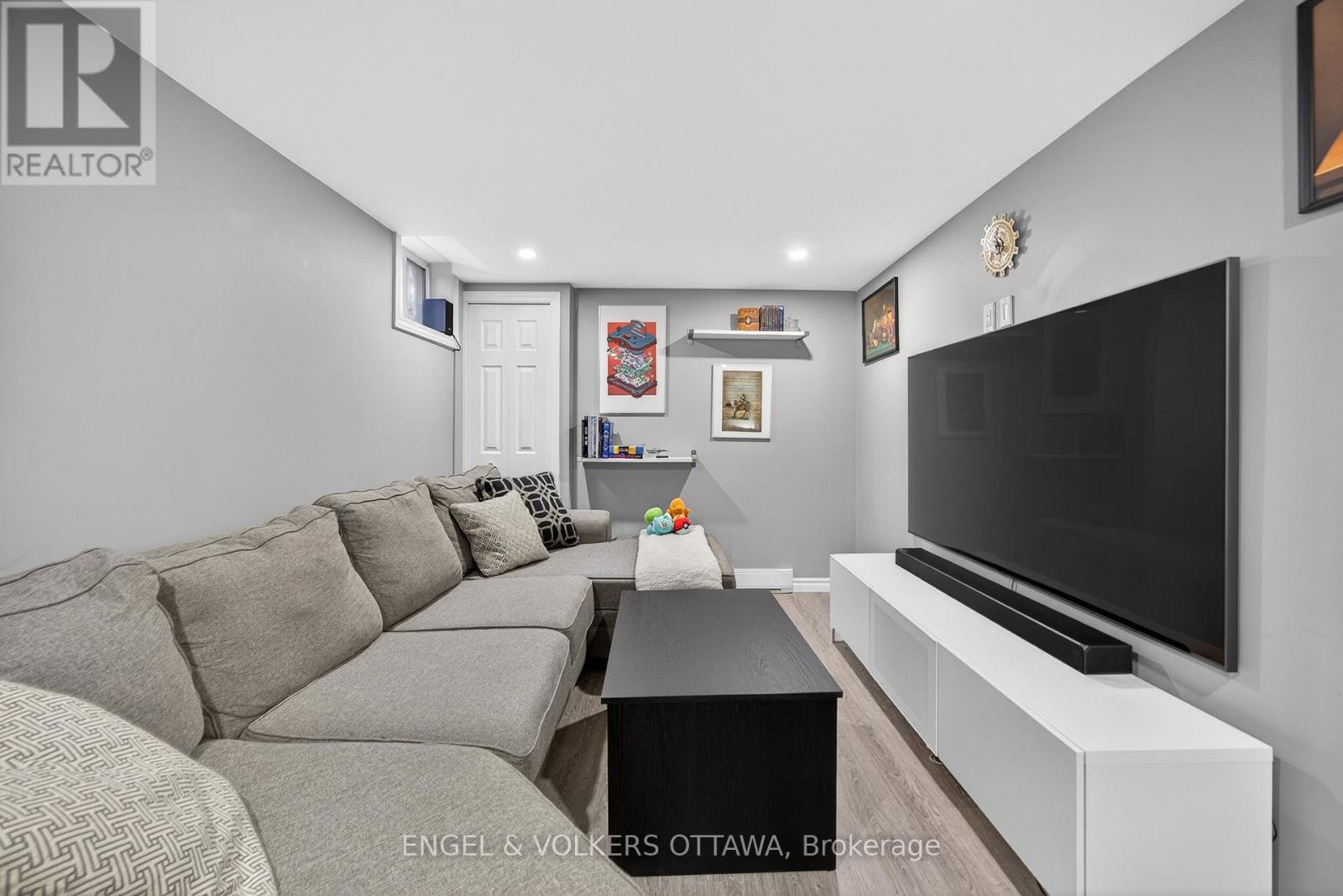 3 Bed, 2 Bath House for Sale in Ottawa – 60 – 3258 BANNON WAY, Ottawa – MLS# X13482604 - Image 29