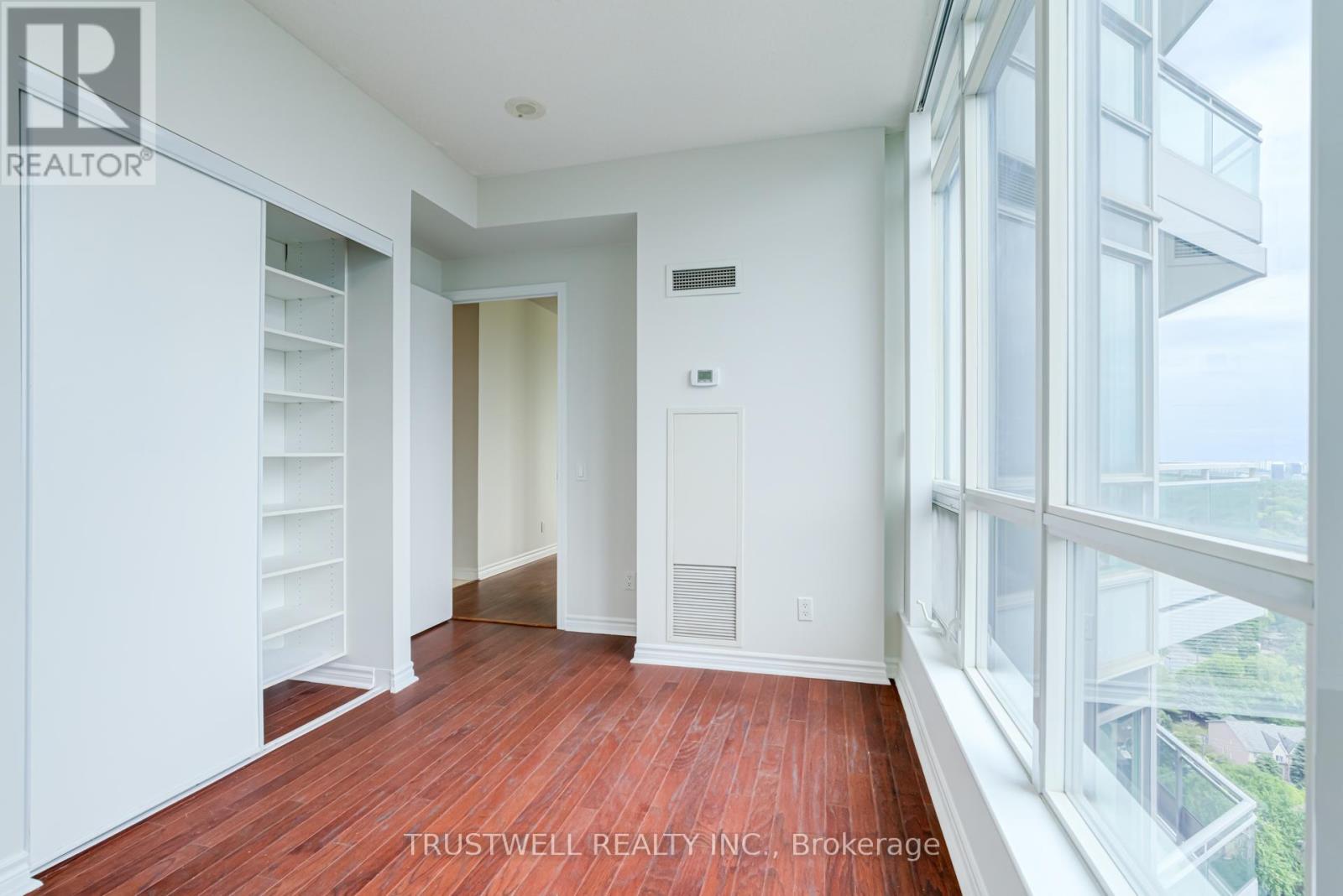 #2210 60 BYNG AVENUE - 16