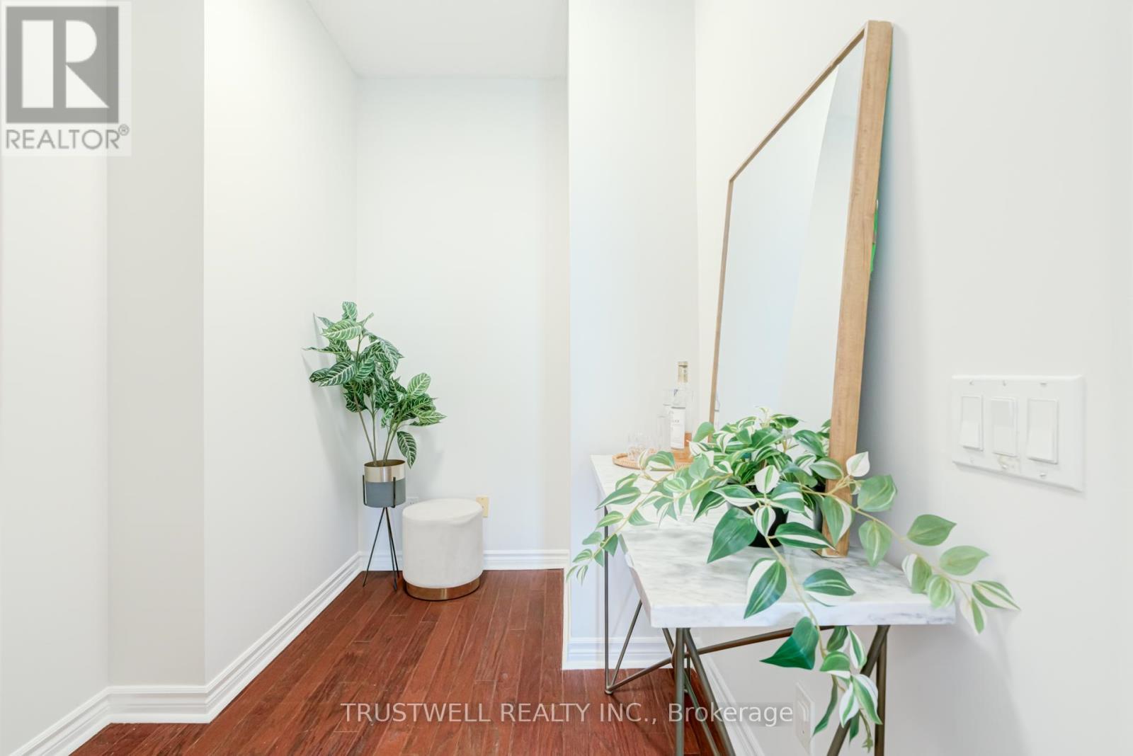 #2210 60 BYNG AVENUE - 17