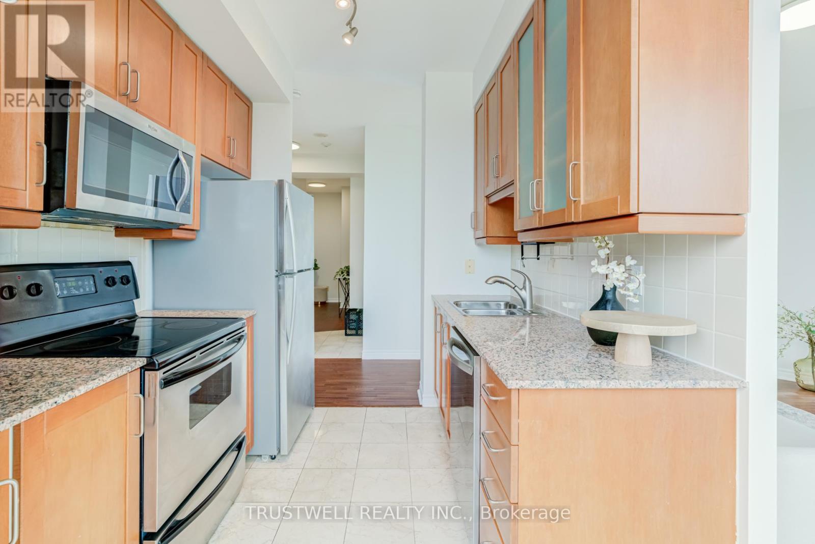 #2210 60 BYNG AVENUE - 8