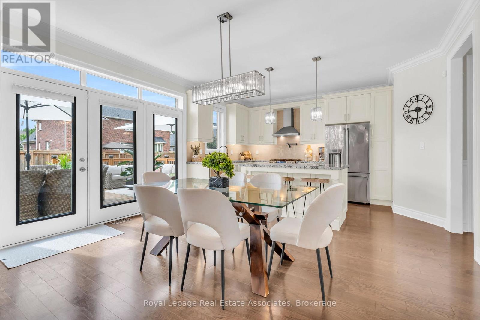 17 MITCHELL CRESCENT - 21