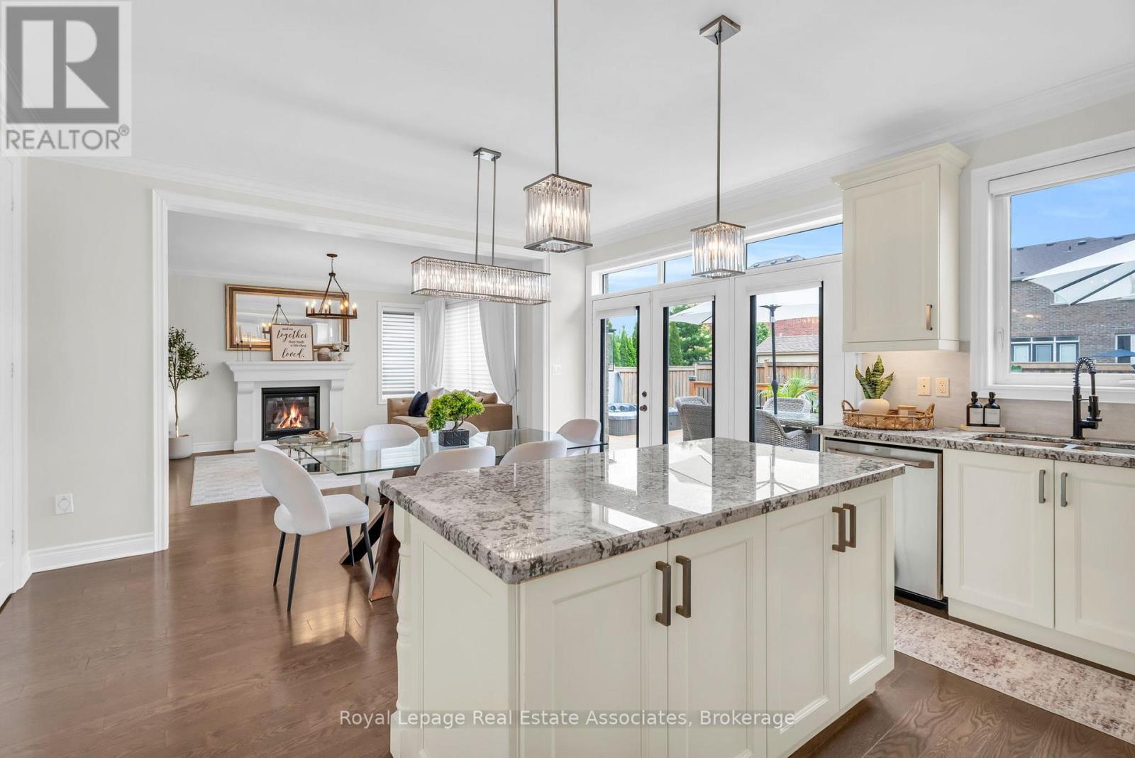 17 MITCHELL CRESCENT - 23