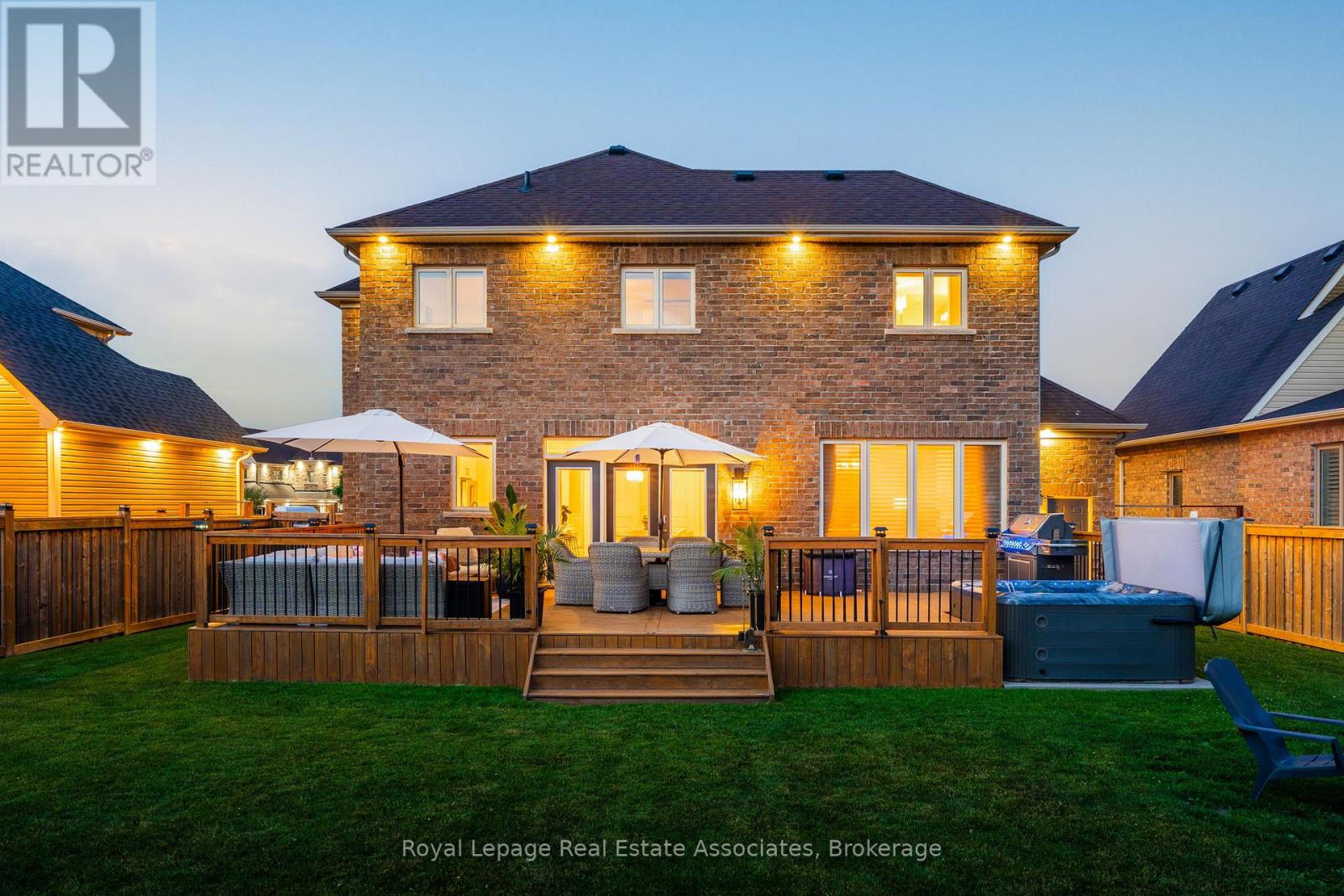 17 MITCHELL CRESCENT - 6