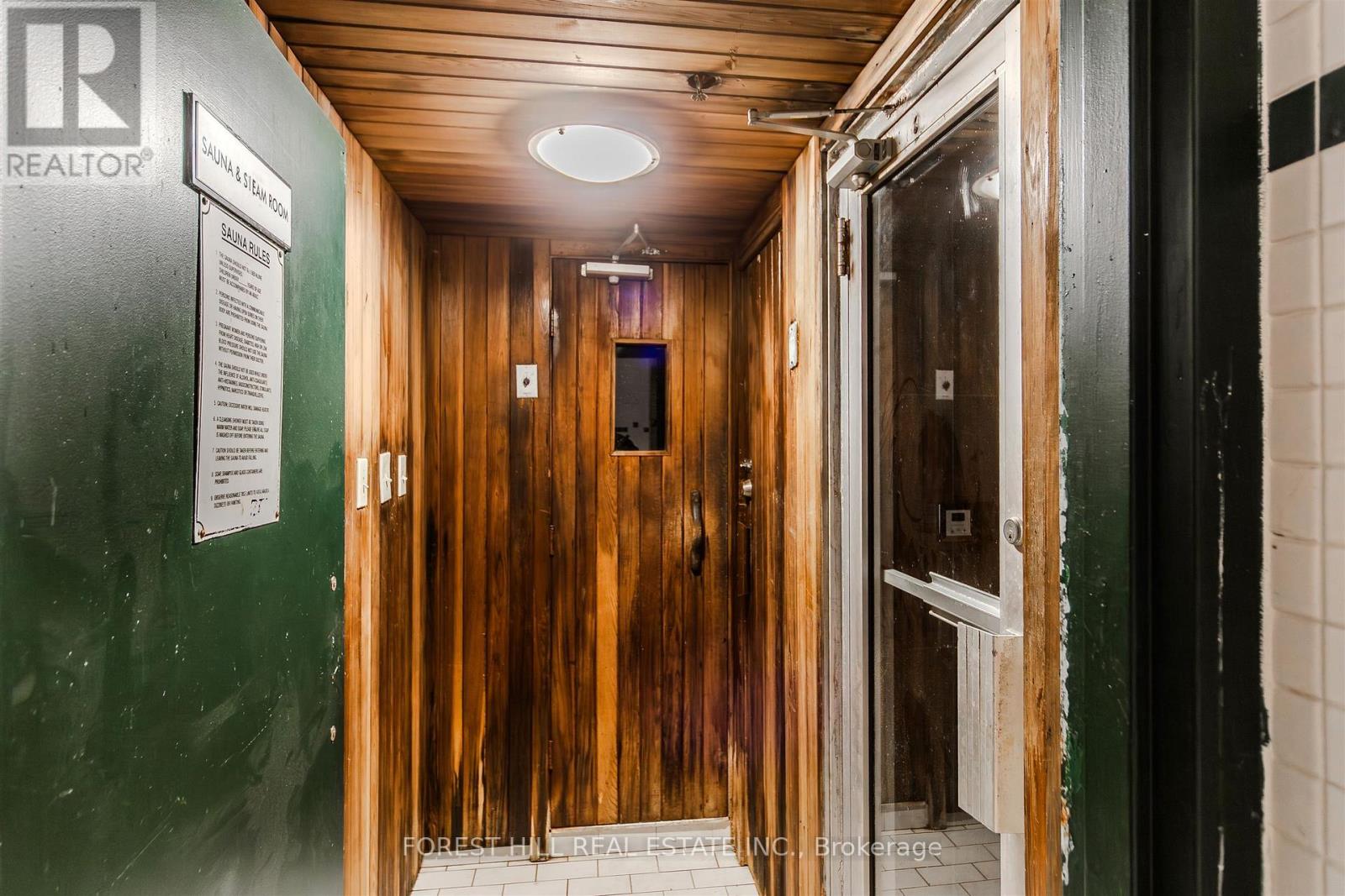 #PH 3 298 JARVIS STREET - 37