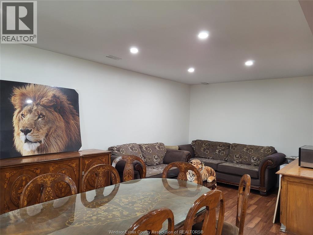340 WHITE CRESCENT - 22