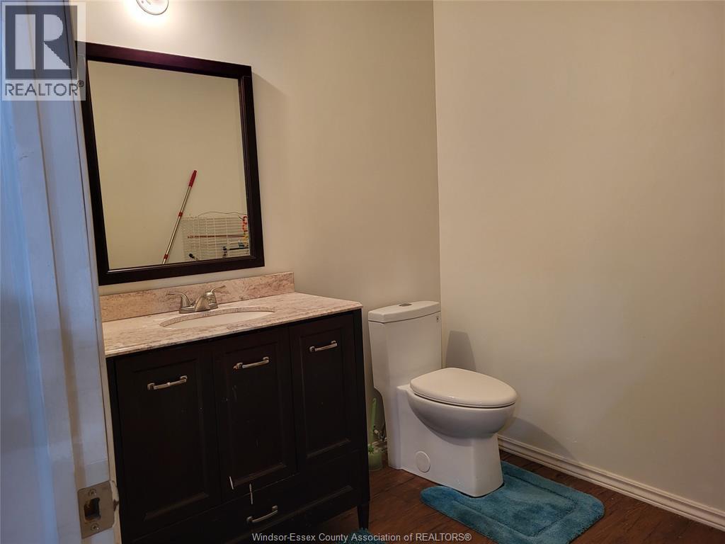 340 WHITE CRESCENT - 26