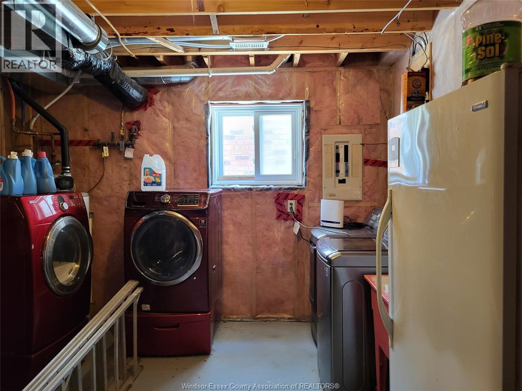 340 WHITE CRESCENT - 27