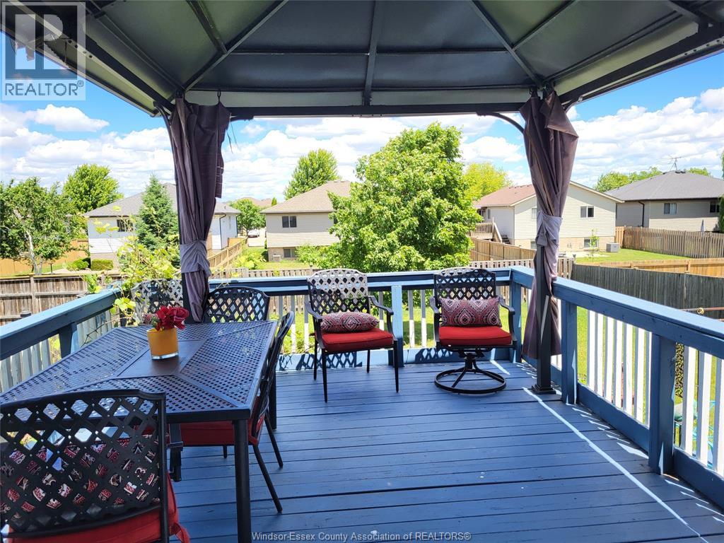340 WHITE CRESCENT - 33