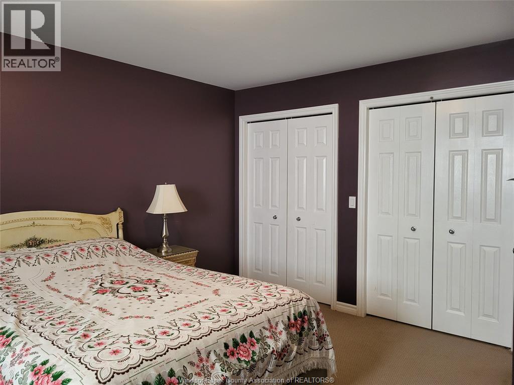 340 WHITE CRESCENT - 16