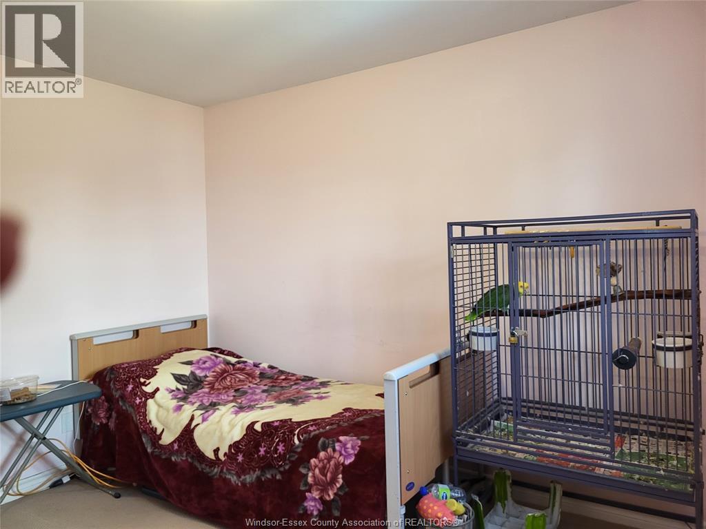 340 WHITE CRESCENT - 17