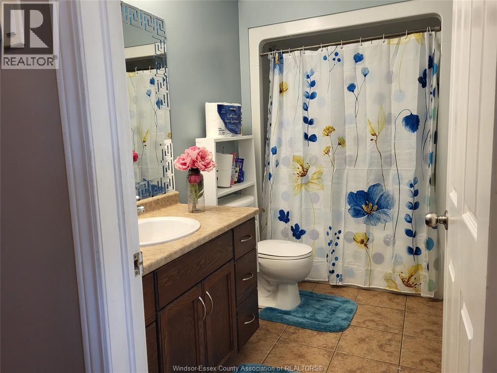 340 WHITE CRESCENT - 20