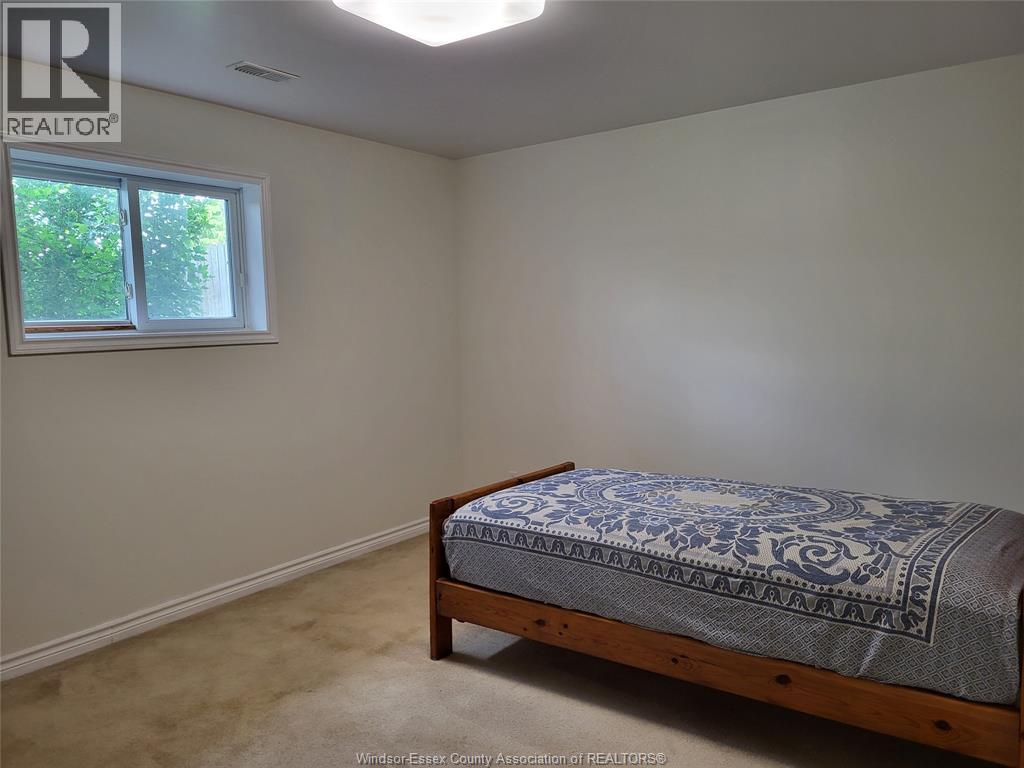 340 WHITE CRESCENT - 19
