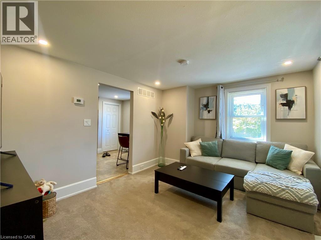 358 DUNDAS Street E - 23