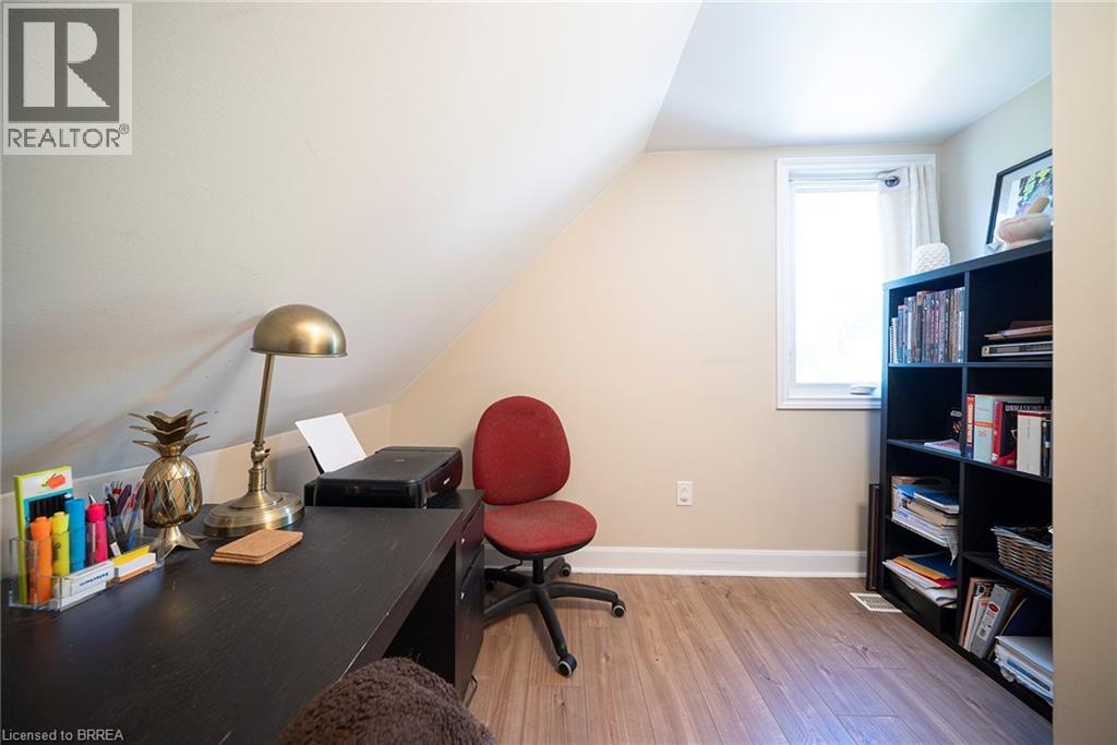 32 ELMWOOD Avenue - 21