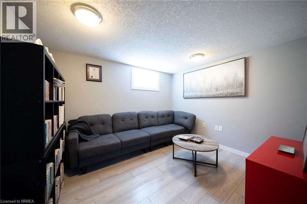 32 ELMWOOD Avenue - 22