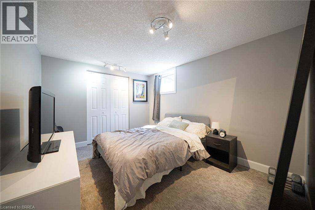 32 ELMWOOD Avenue - 23