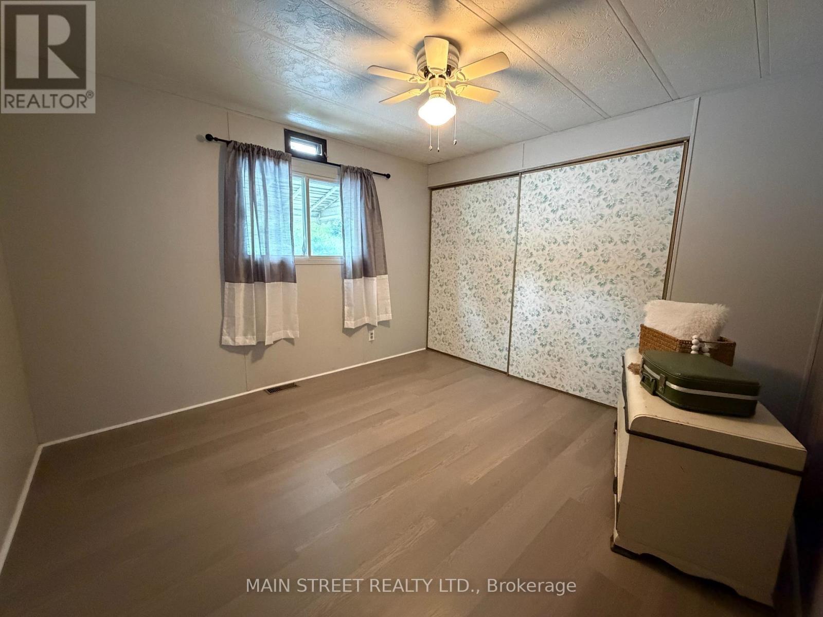8 PARK CRESCENT - 22