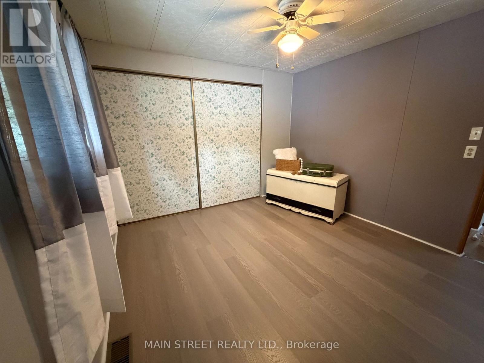 8 PARK CRESCENT - 23