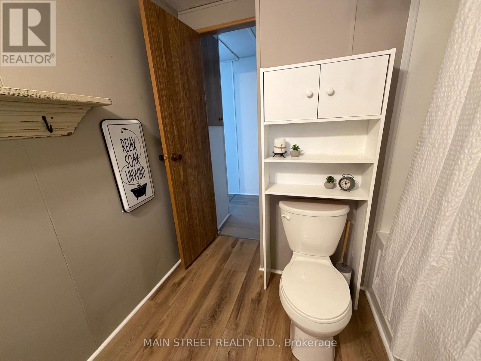 8 PARK CRESCENT - 27