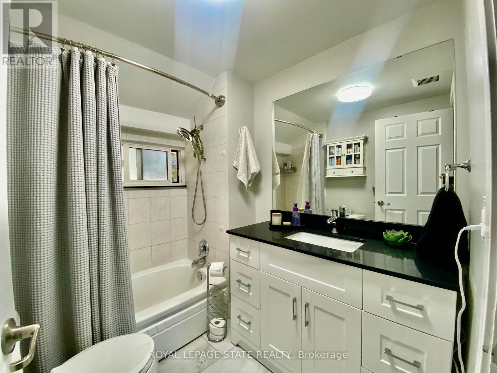 358 DUNDAS STREET E - 27