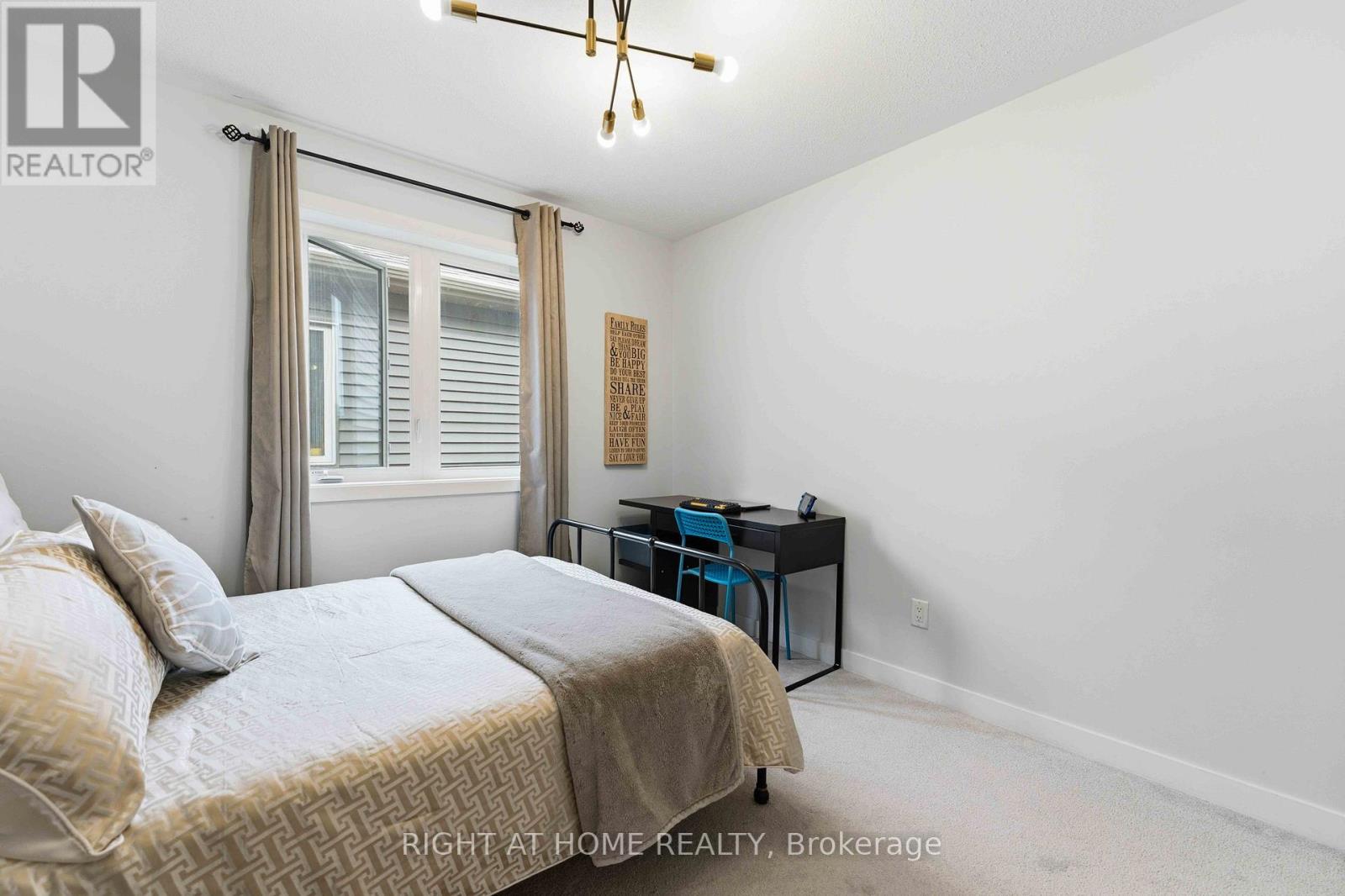 105 ALAMO STREET - 28
