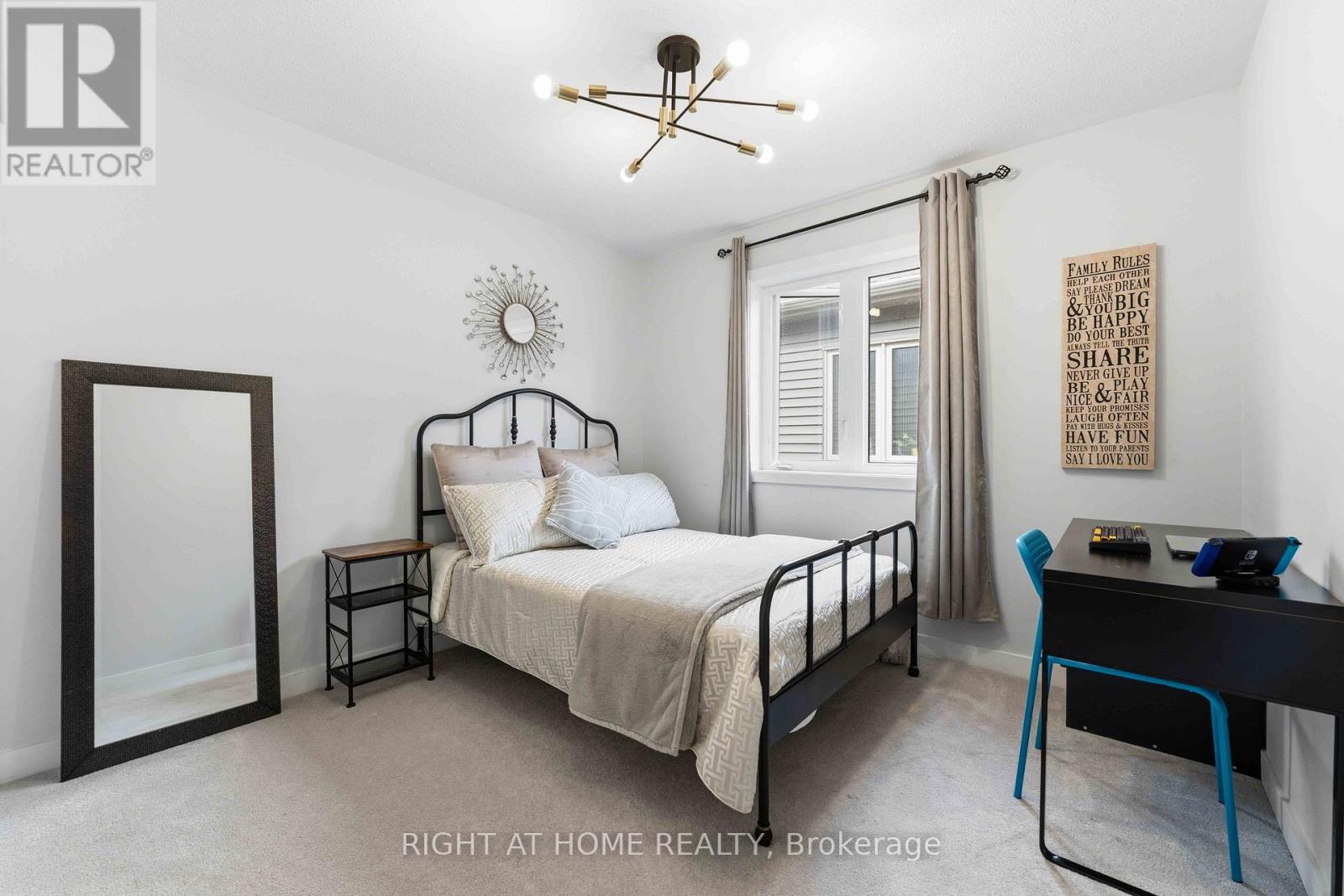 105 ALAMO STREET - 27