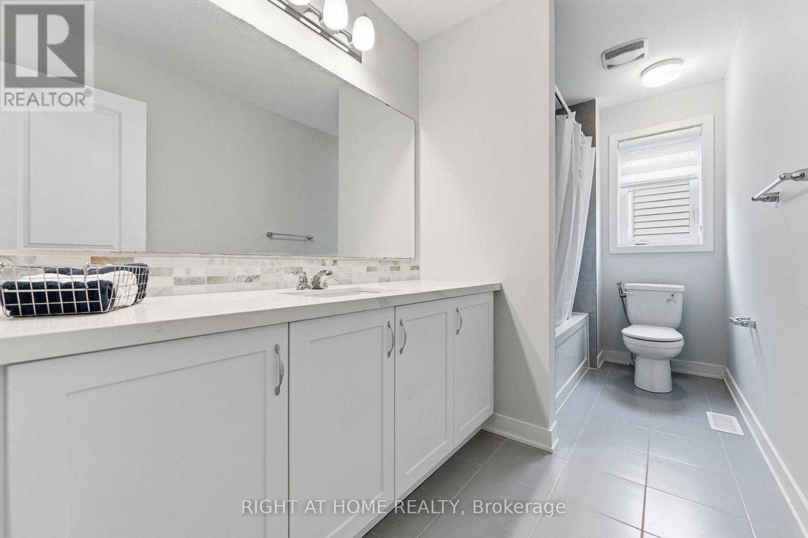 105 ALAMO STREET - 37