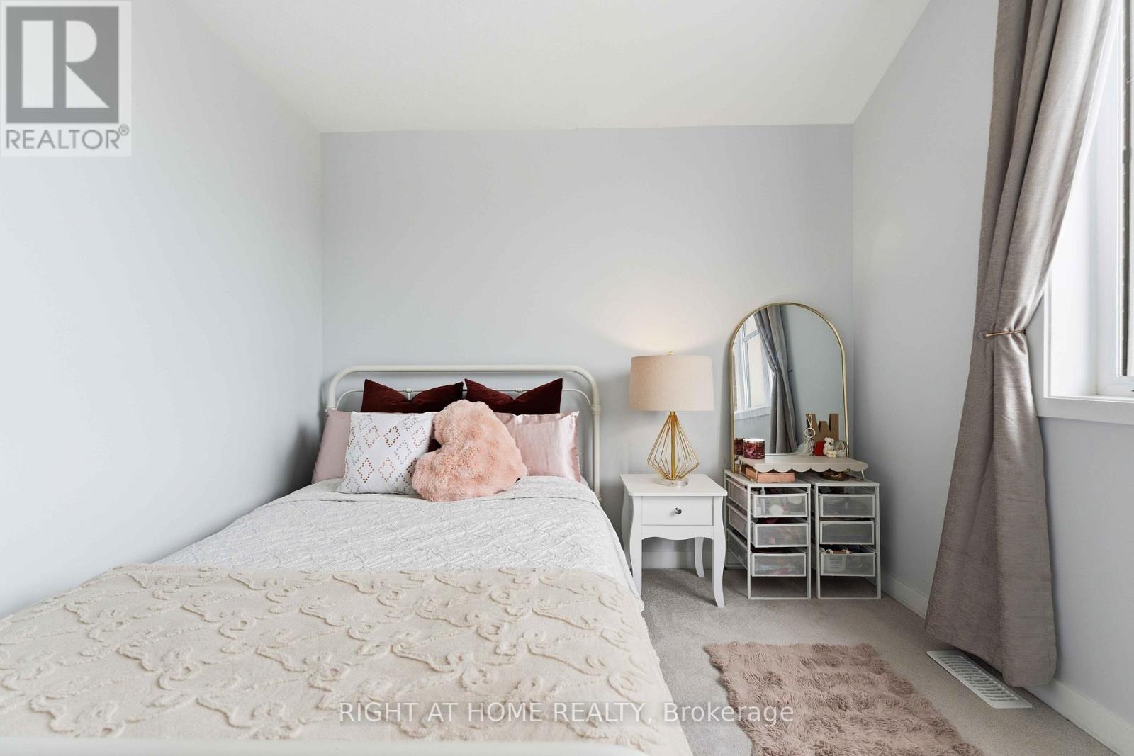 105 ALAMO STREET - 35