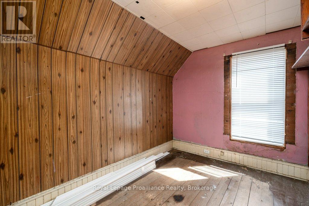217 NORTH TRENT STREET - 23