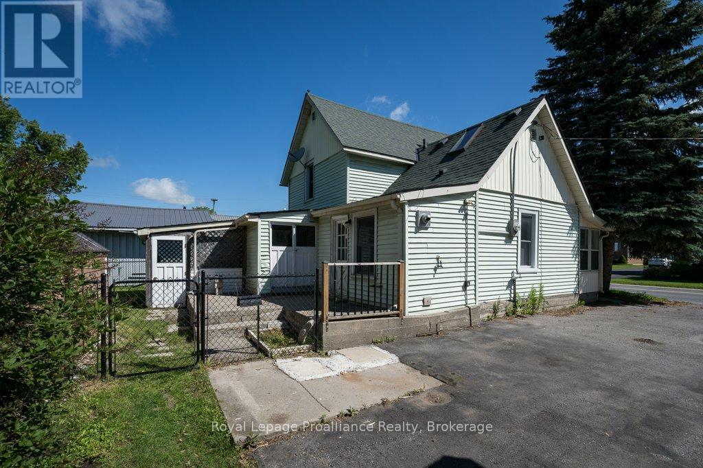 217 NORTH TRENT STREET - 28