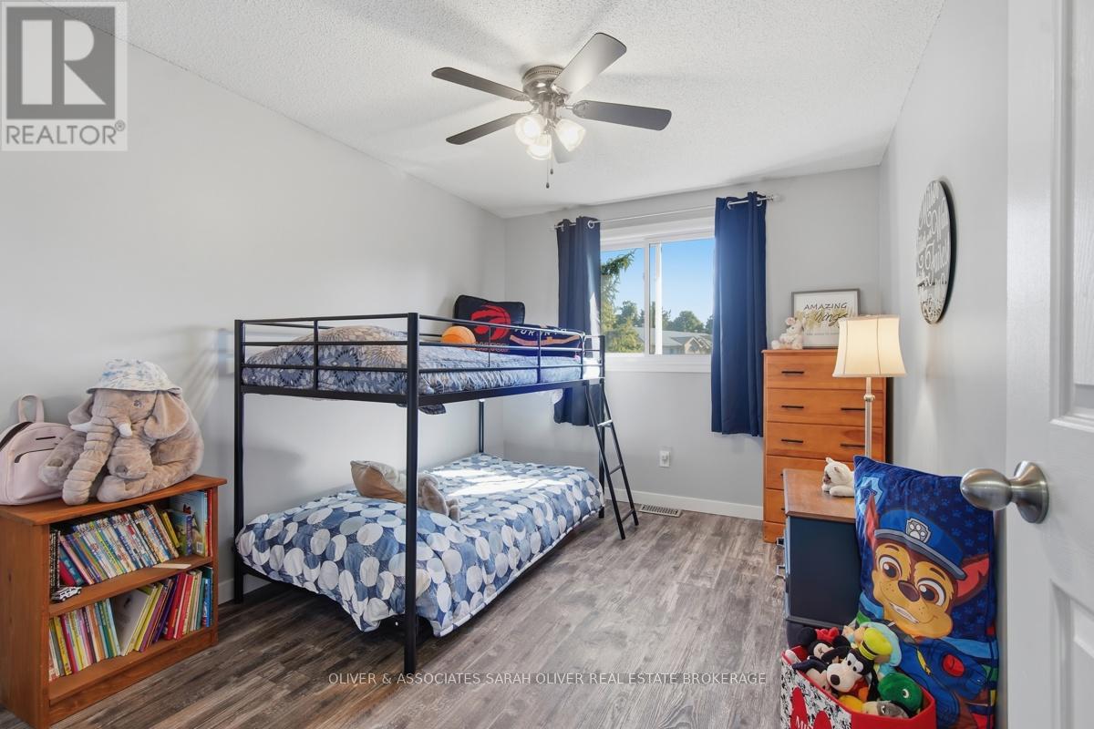 #78 141 CONDOR COURT - 20