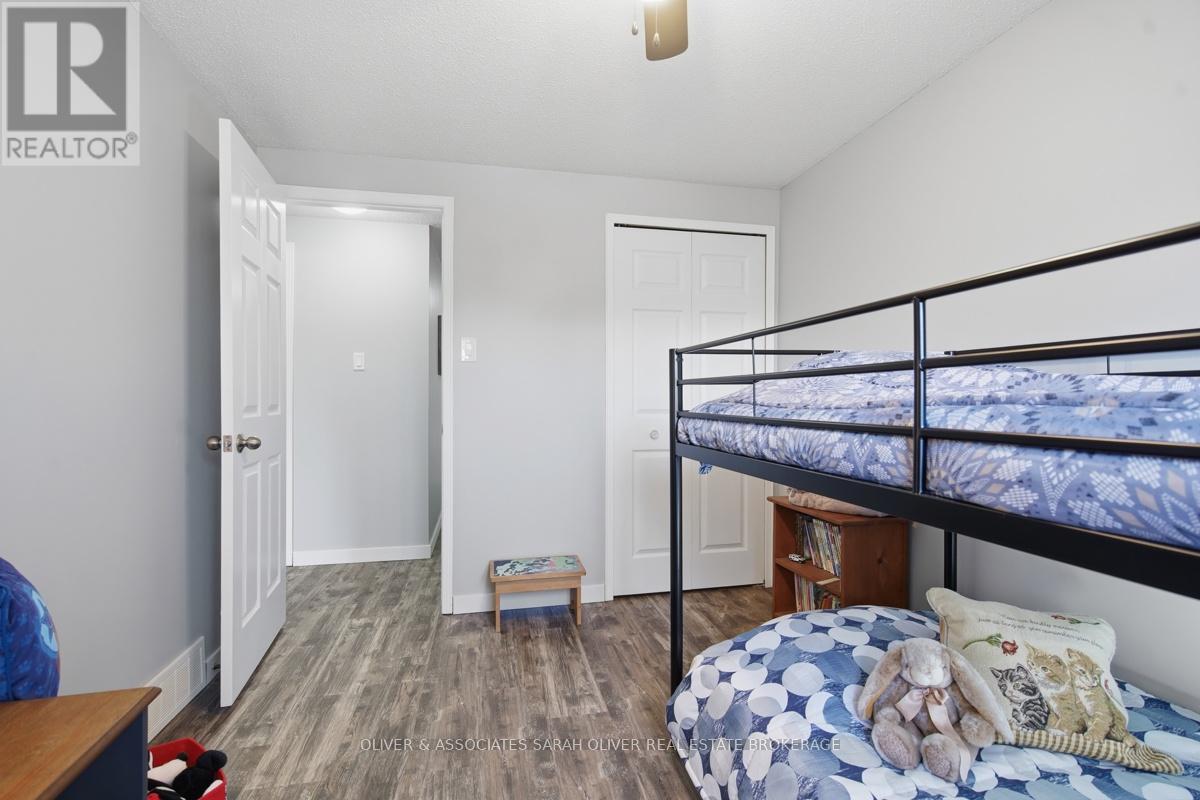 #78 141 CONDOR COURT - 21