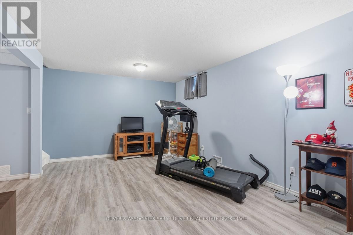 #78 141 CONDOR COURT - 24