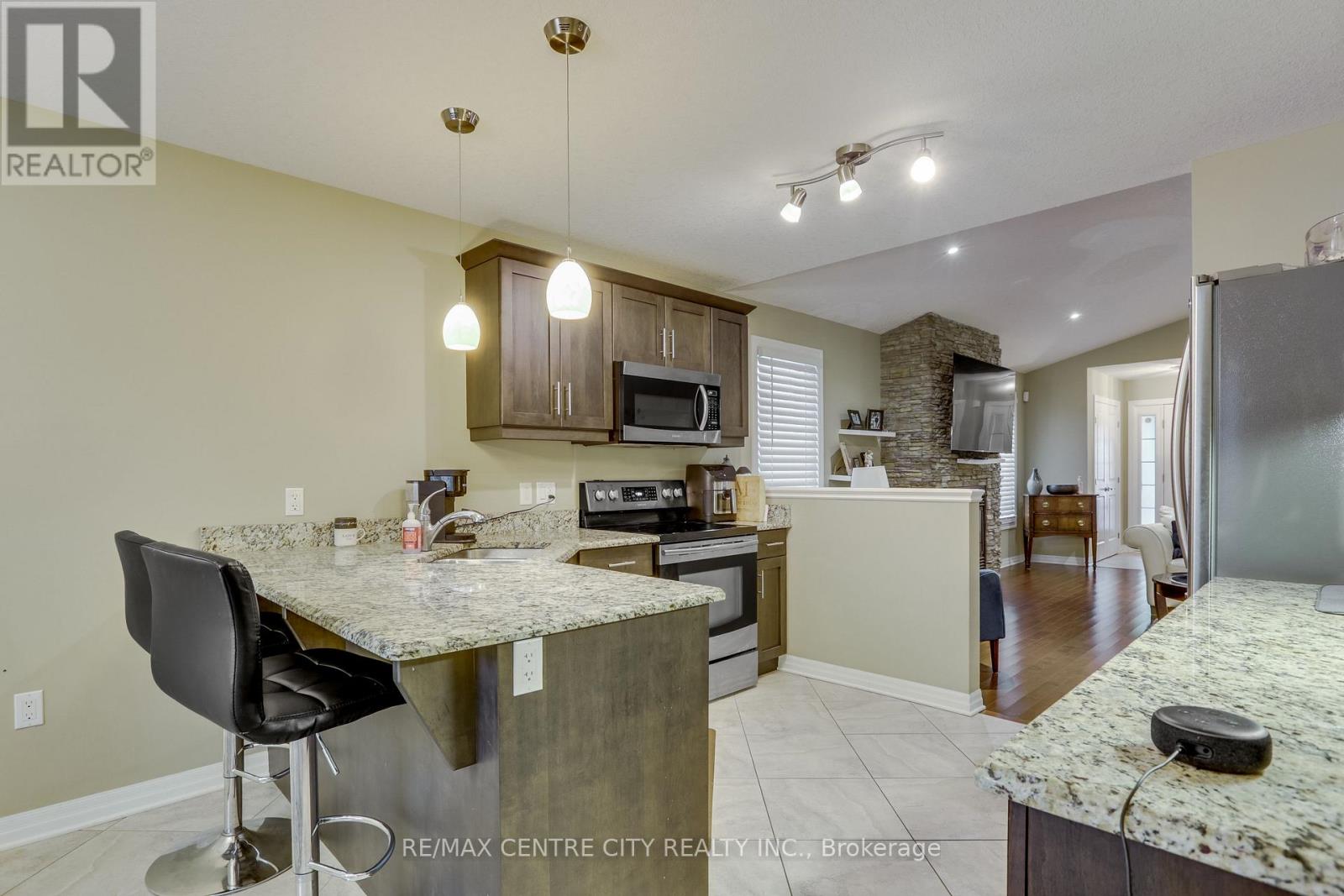 2898 BIDDULPH STREET - 13