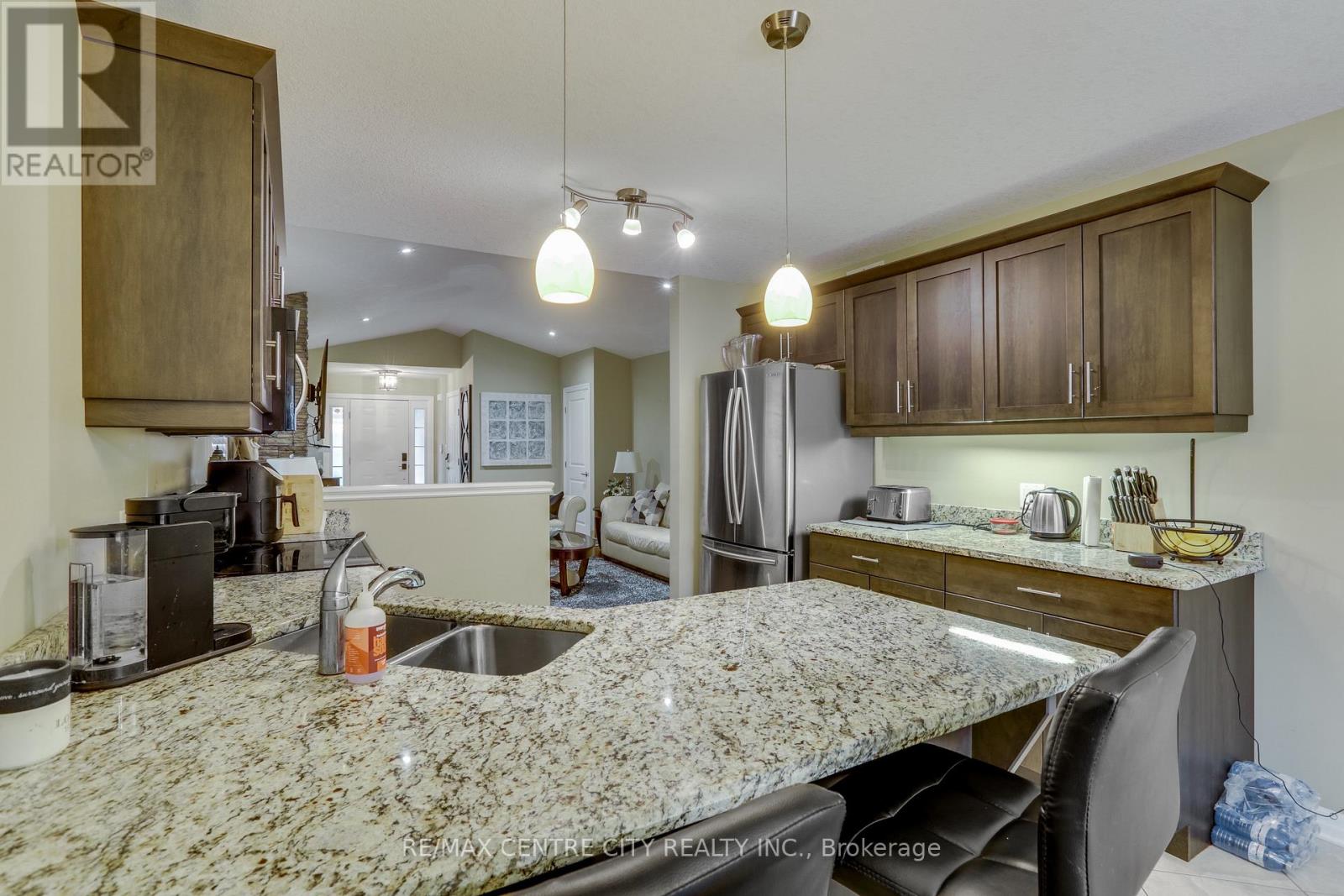 2898 BIDDULPH STREET - 14