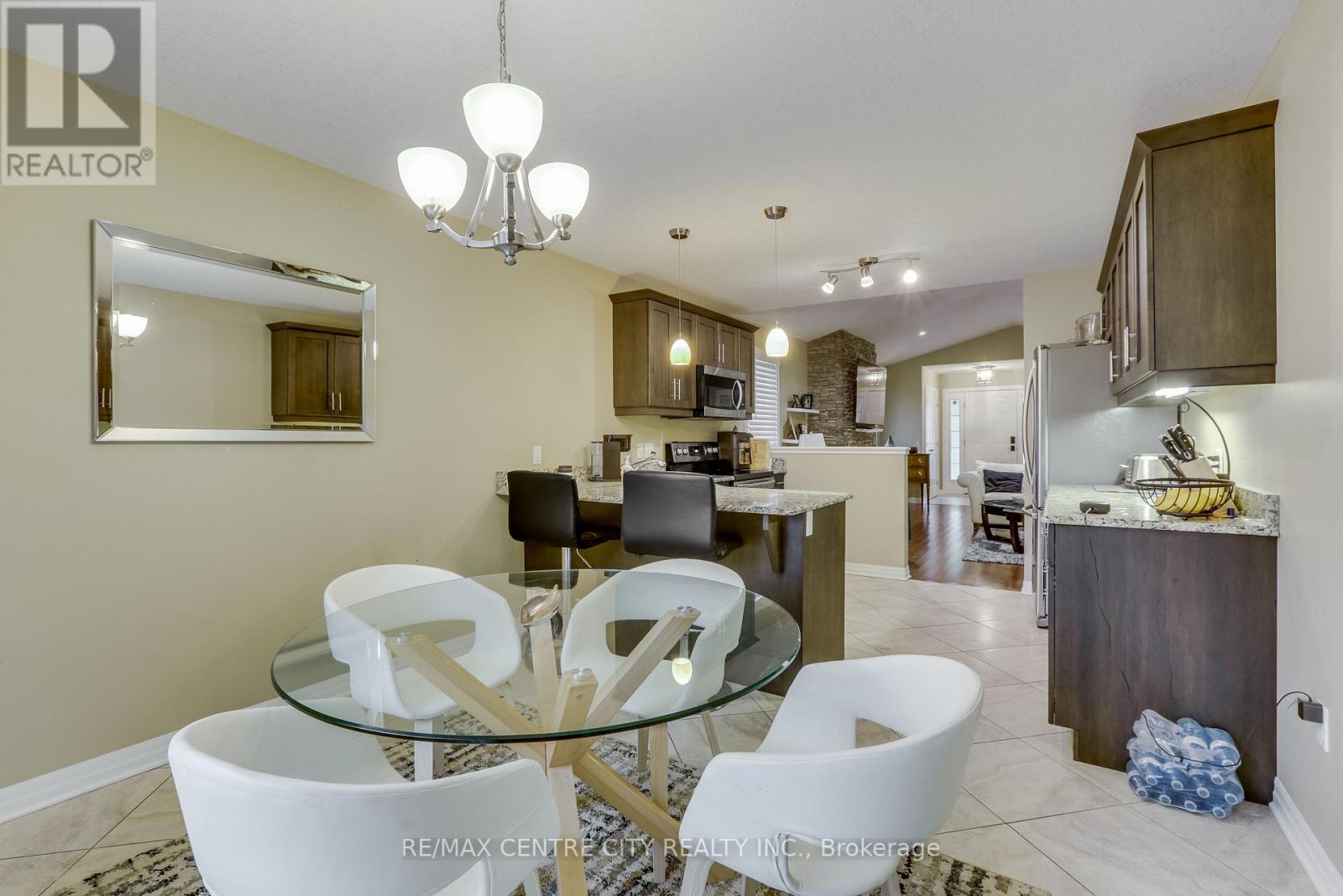 2898 BIDDULPH STREET - 16