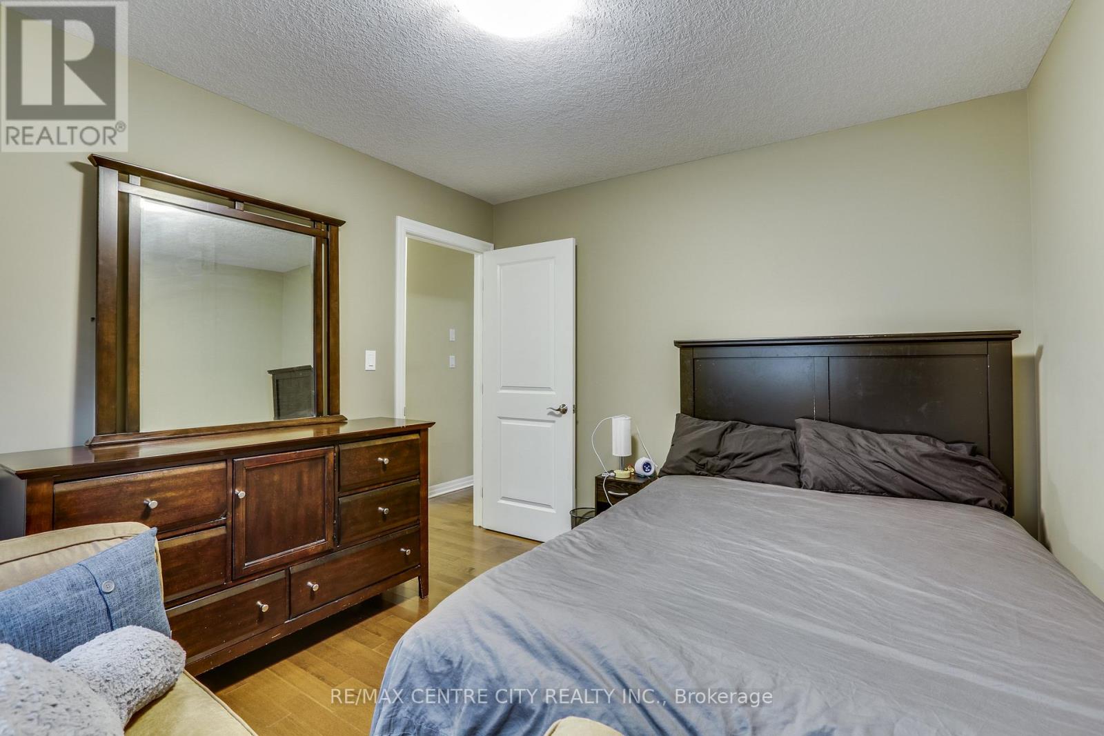 2898 BIDDULPH STREET - 26