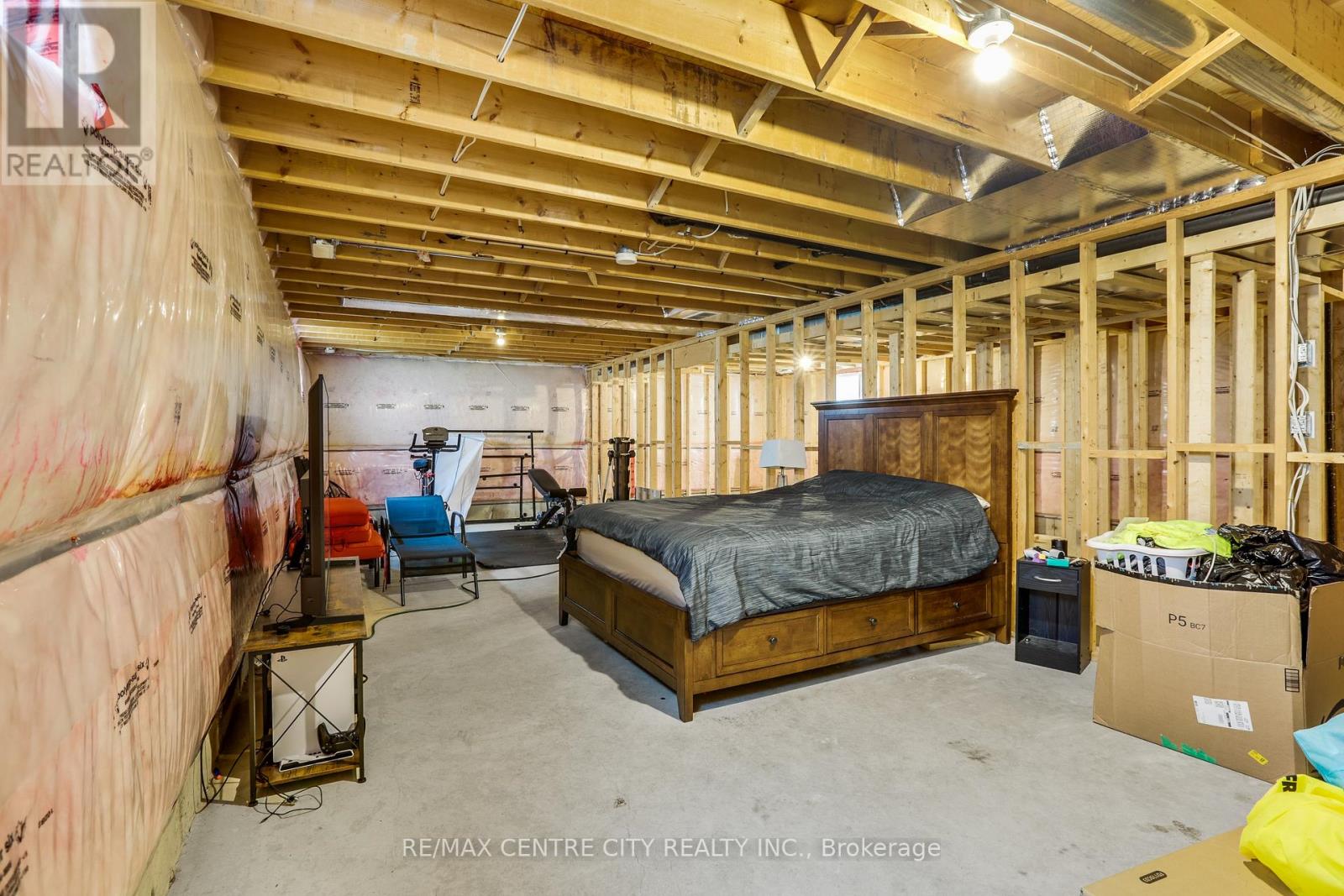 2898 BIDDULPH STREET - 28