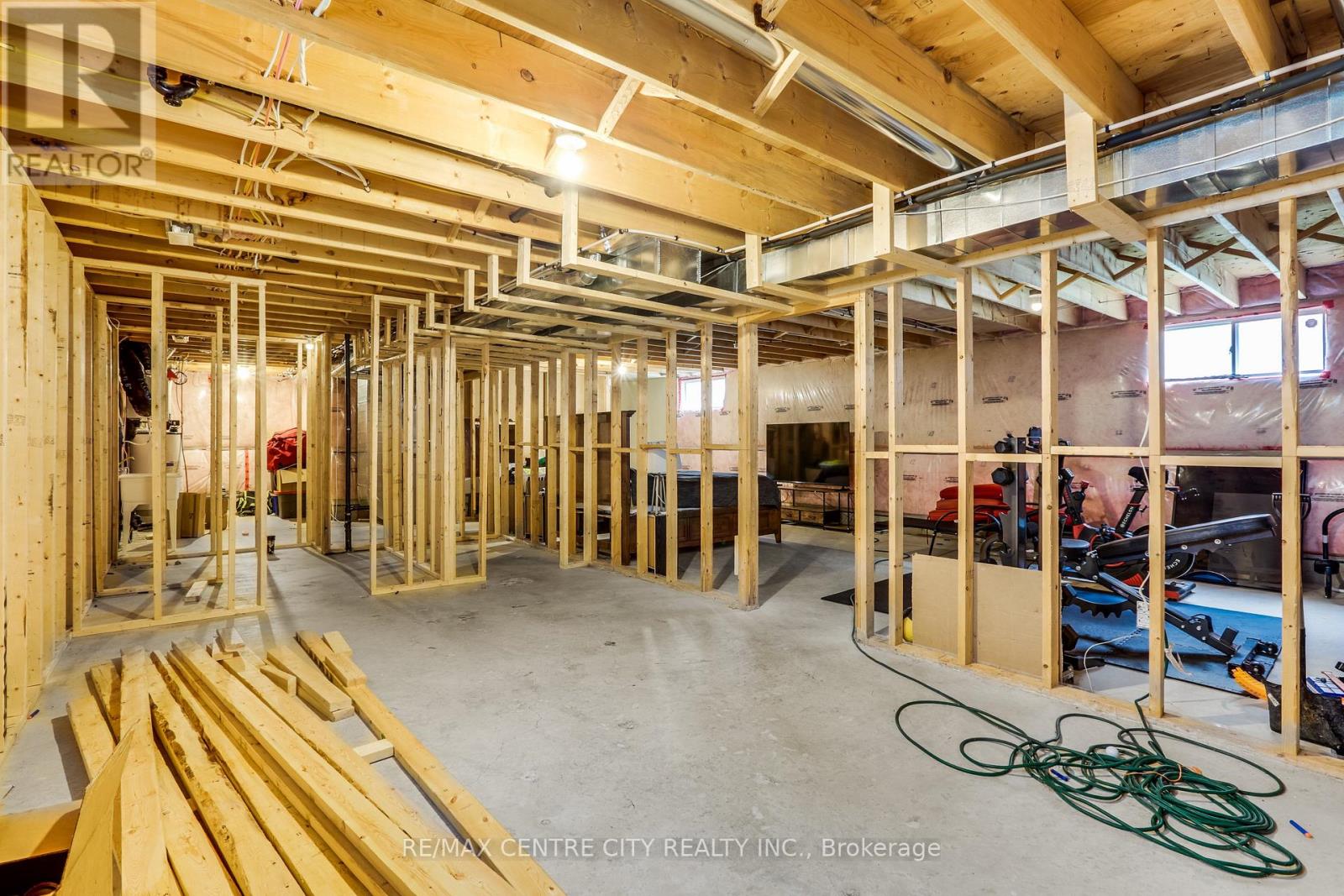2898 BIDDULPH STREET - 30