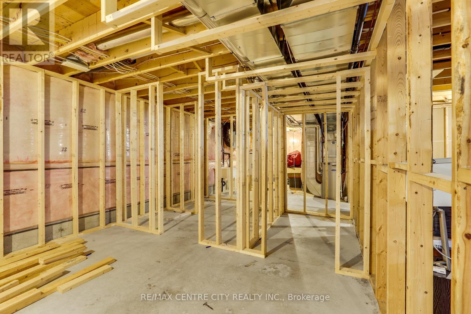 2898 BIDDULPH STREET - 31