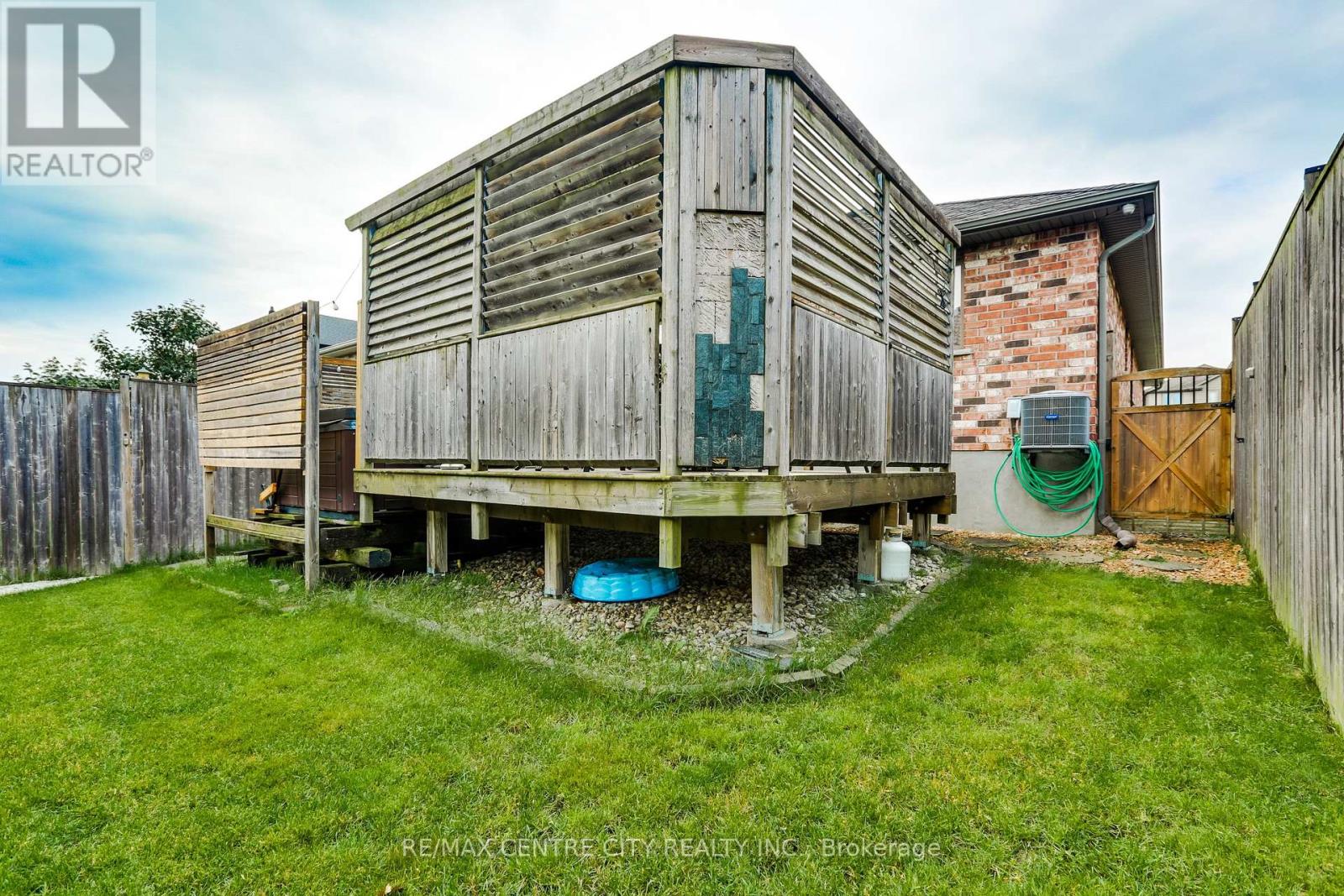 2898 BIDDULPH STREET - 40