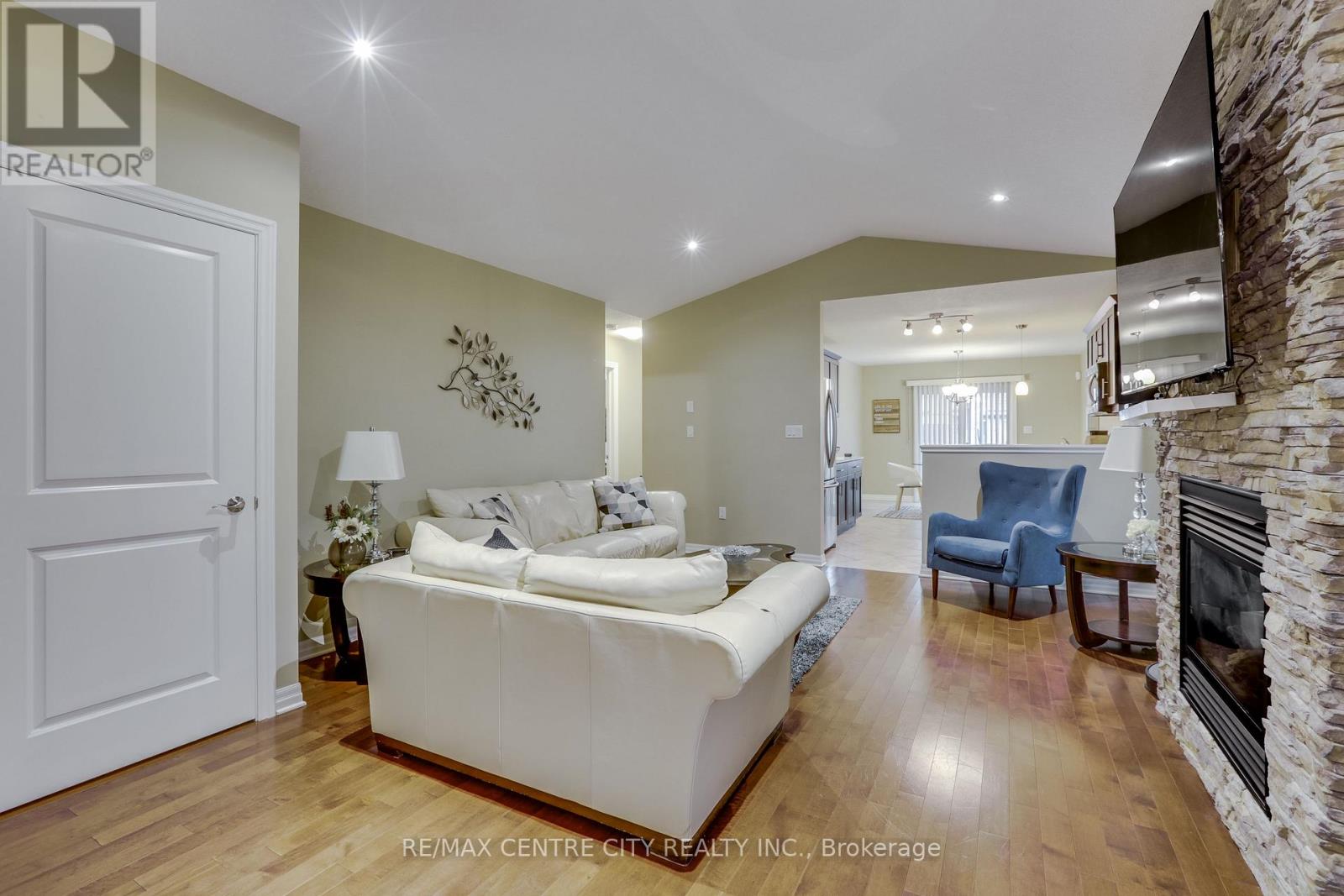 2898 BIDDULPH STREET - 8
