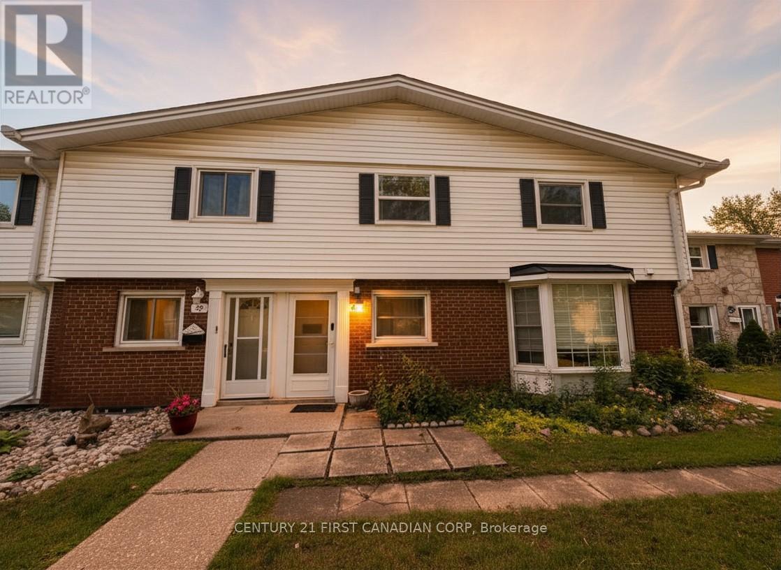 40 ARBOUR GLEN CRESCENT - 1