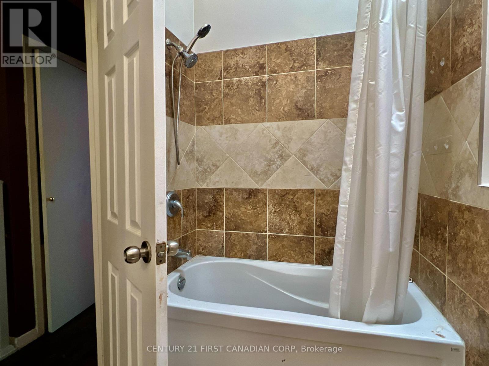 40 ARBOUR GLEN CRESCENT - 11
